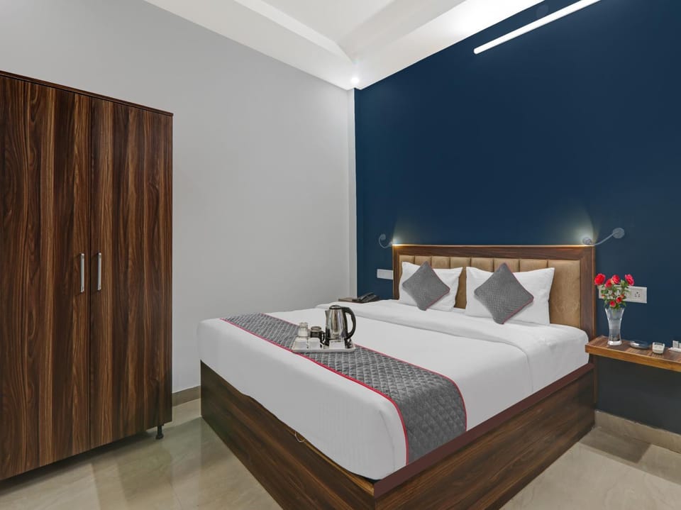 Bed, Photo of the whole room, Bedroom, wardrobe