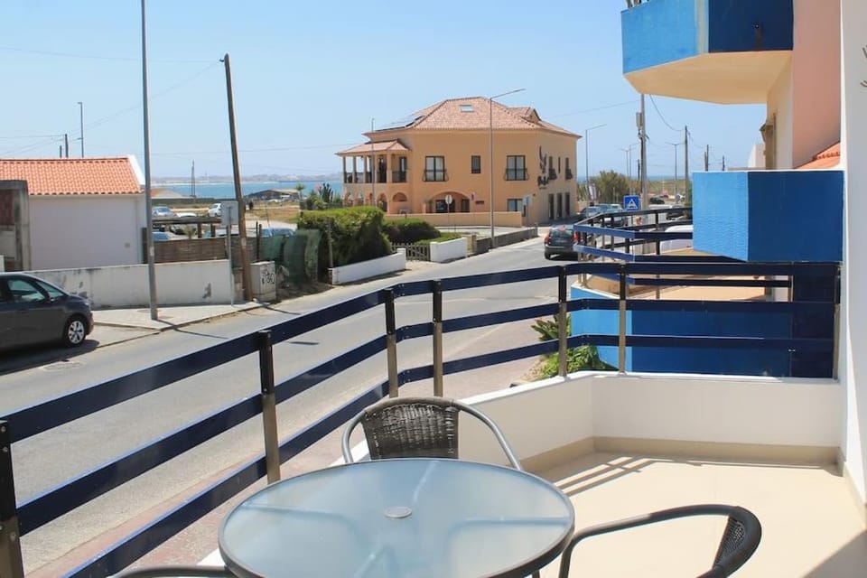 Balili Home by the Sea Apartment in Peniche