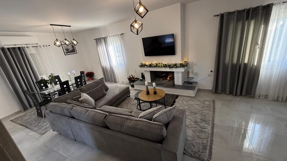 Το ΦΑΡΑΓΓΙ Του ΠΑΡΝΑΣΣΟΥ Apartment in Peloponnese, Western Greece and the Ionian