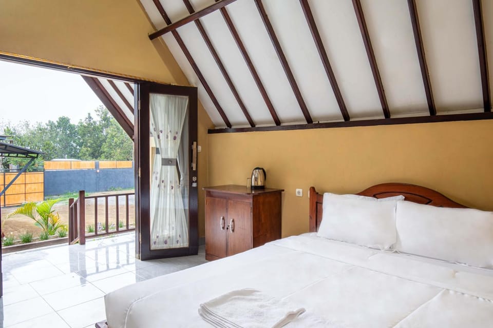 Bed, View (from property/room), Bedroom