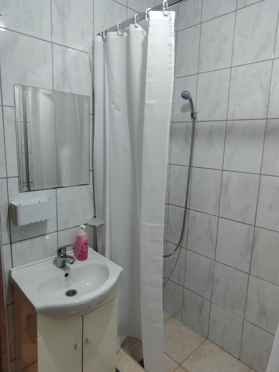 Shower, Bathroom, towels