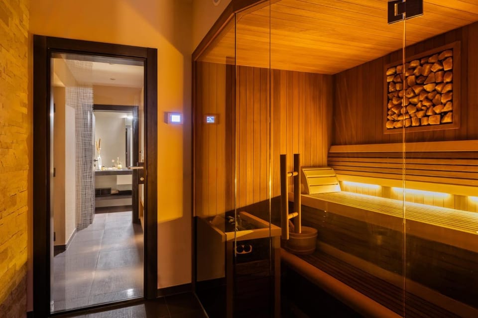 Property building, Sauna, Spa and wellness centre/facilities