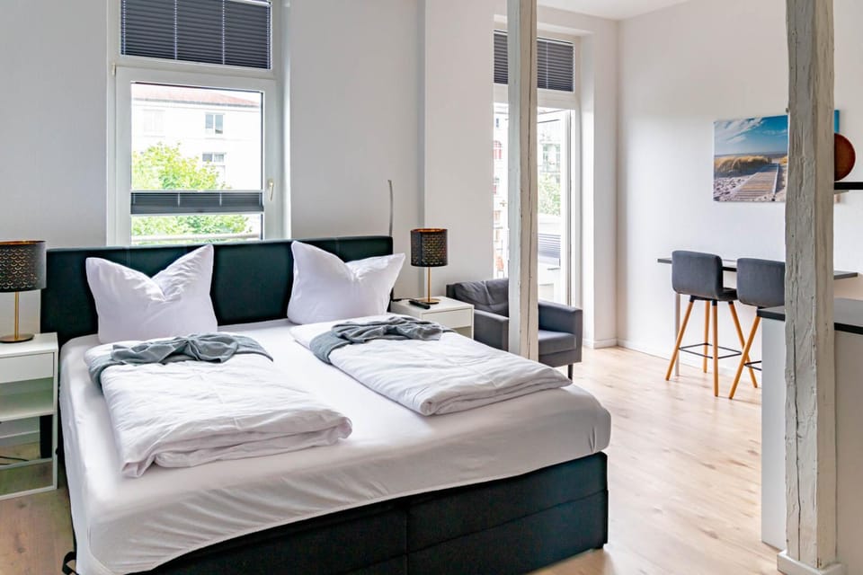 Photo of the whole room, Bedroom