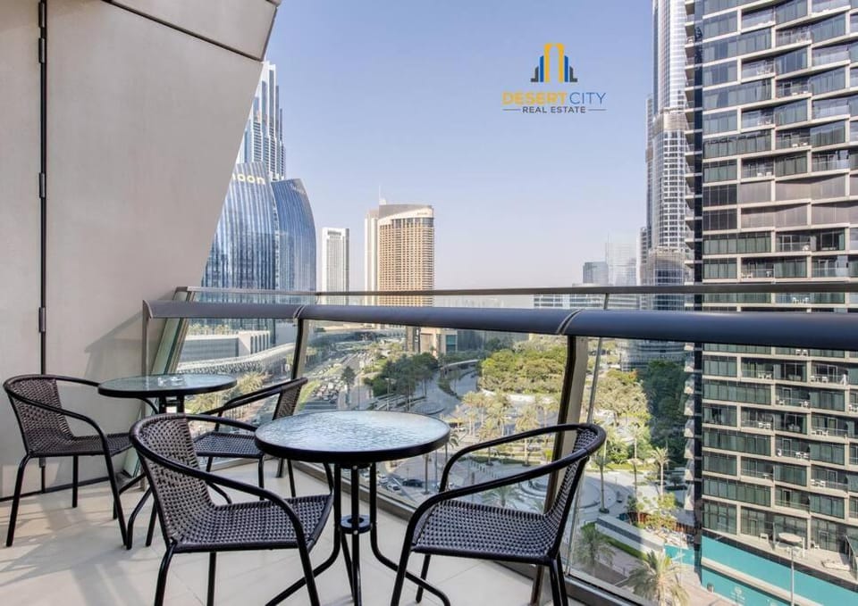Luxurious 2 Bed Next to Burj Khalifa, Hosted by Desert City Stays Apartment in Dubai