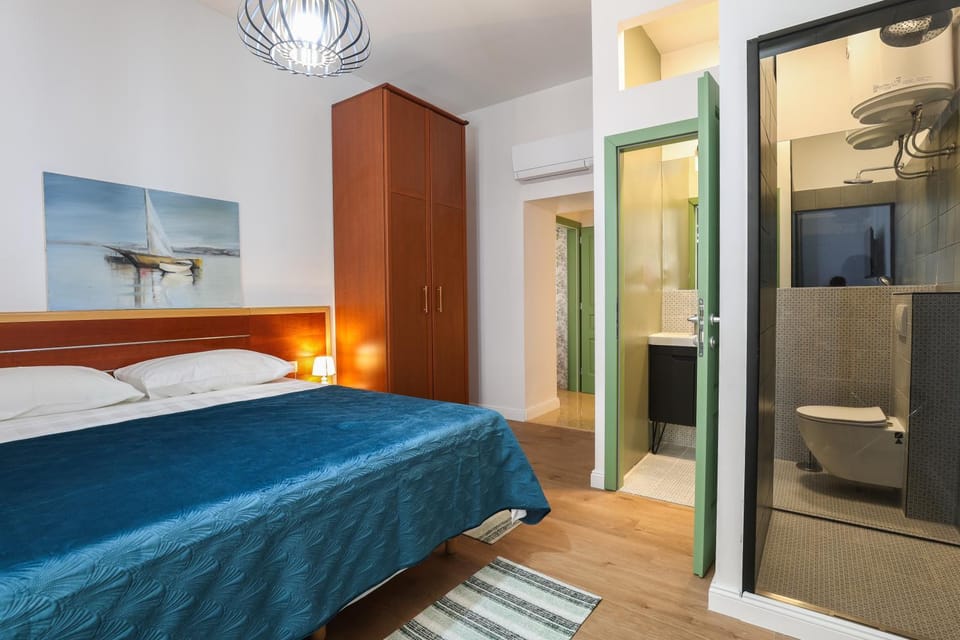 Bathroom, Bedroom
