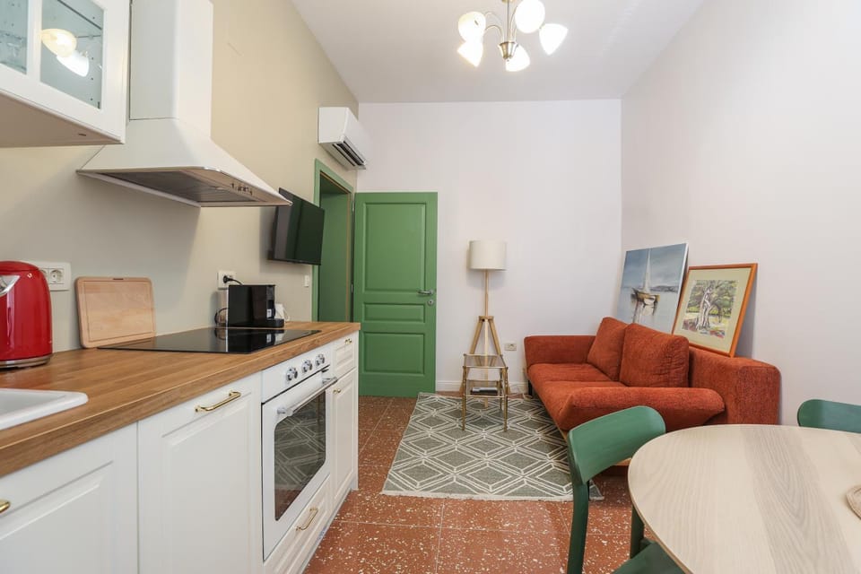 TV and multimedia, Coffee/tea facilities, Seating area, dishwasher, oven, stove, toaster