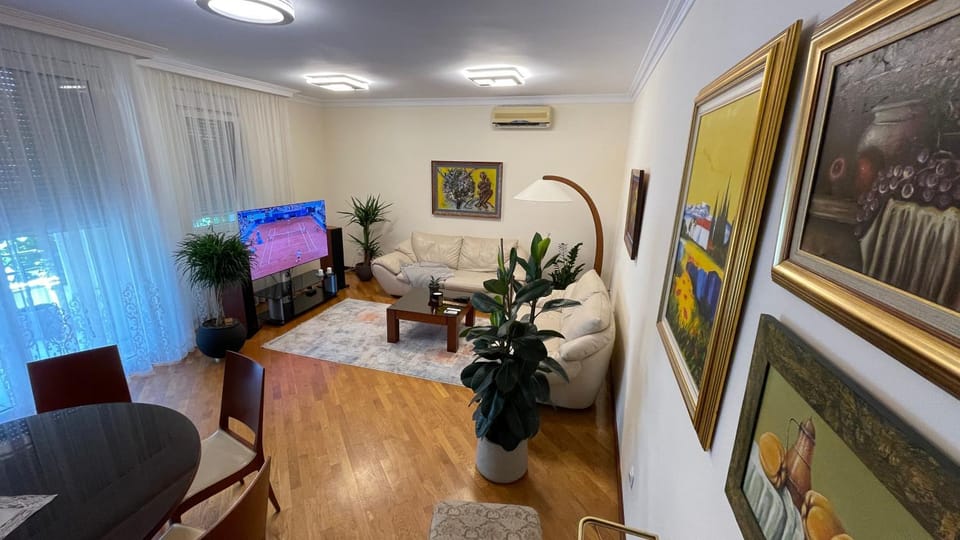 Top secret 24 Apartment in Belgrade
