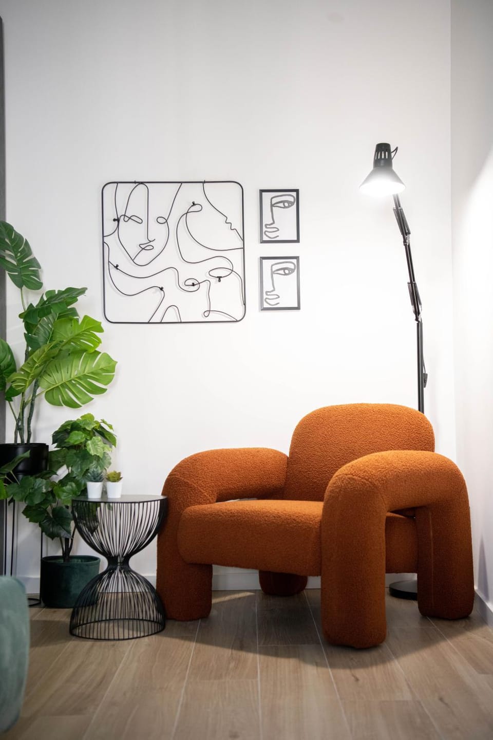 Decorative detail, Bedroom, internet