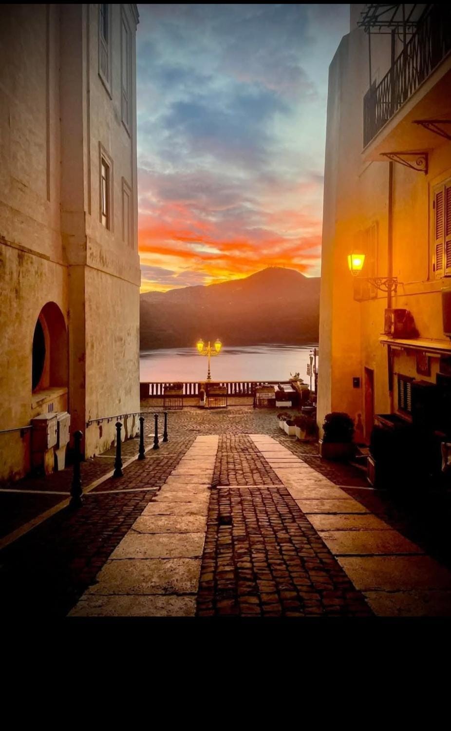 Restaurant/places to eat, Lake view, Breakfast, Sunset