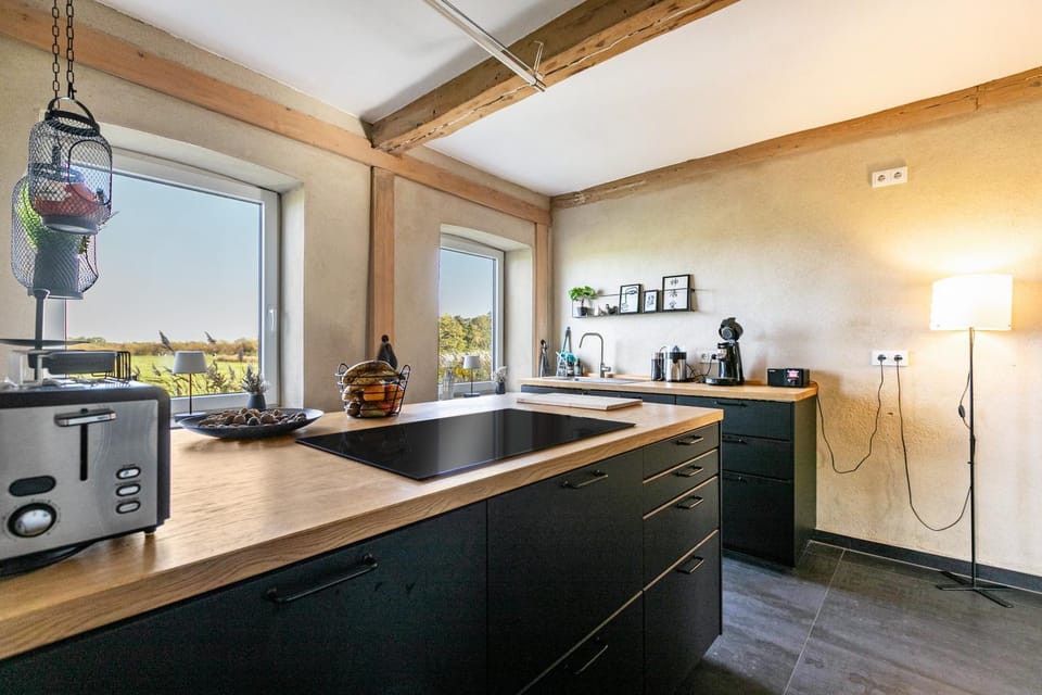 Kitchen or kitchenette, Living room