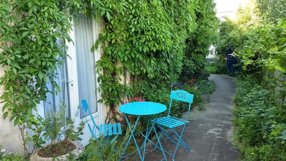Logement tranquille et frais proche gare au RDC Apartment in Saumur