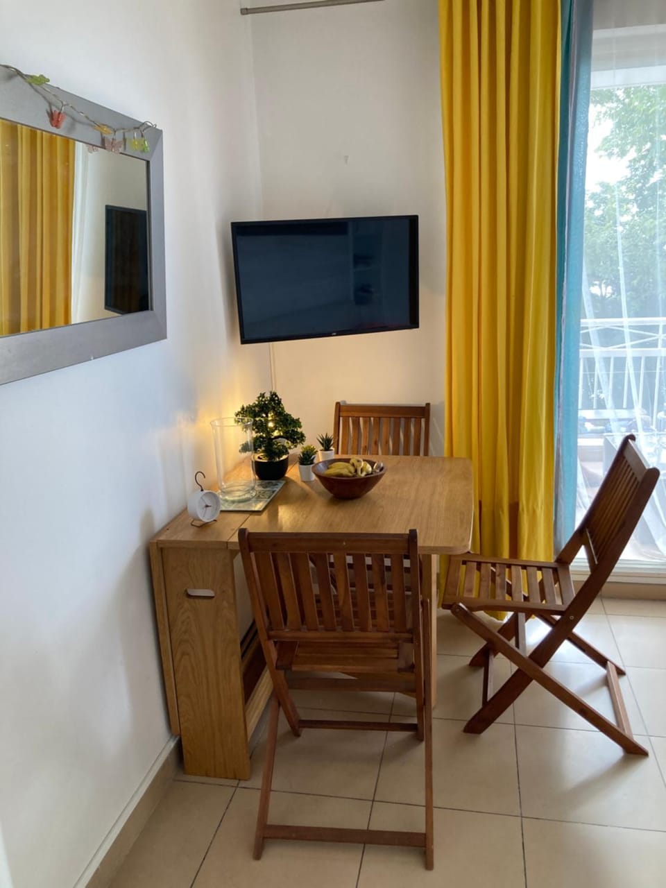 Seating area, Dining area