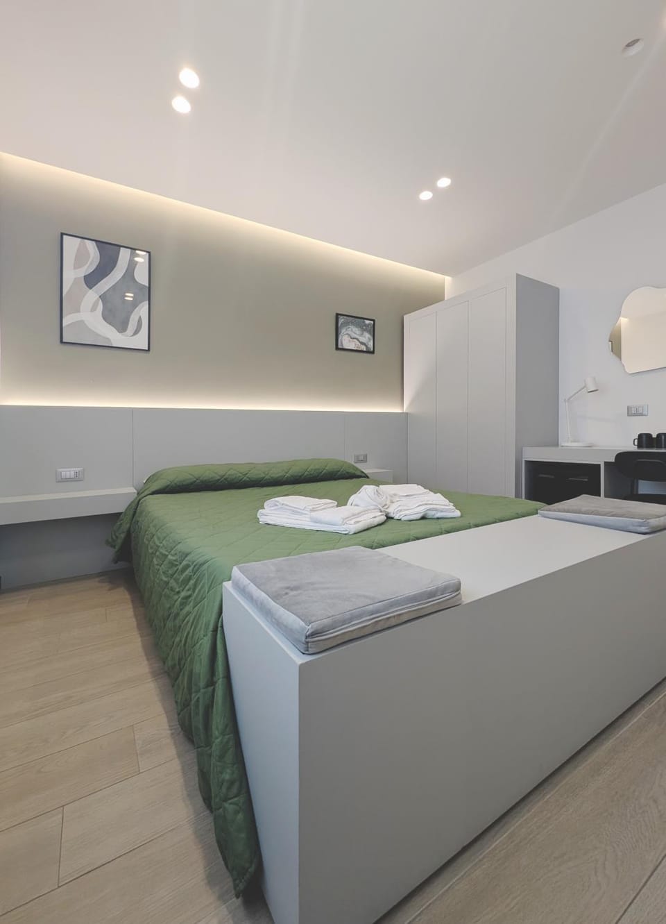 Bed, Bedroom