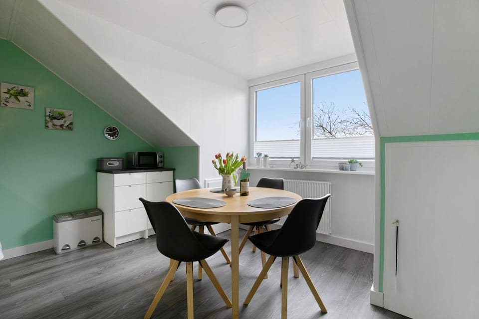 Property building, Kitchen or kitchenette, Living room