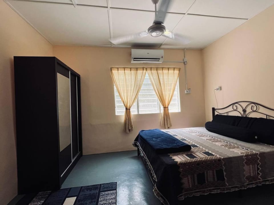 Bedroom, air conditioner