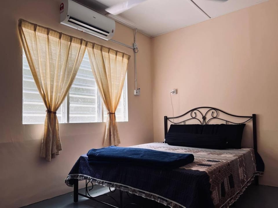 Bed, Bedroom, air conditioner