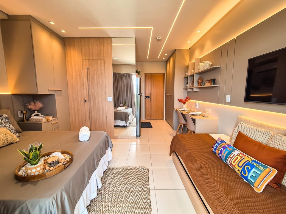 Communal lounge/ TV room, Bed, TV and multimedia, Decorative detail, Dining area, Area and facilities, locker, towels, wardrobe