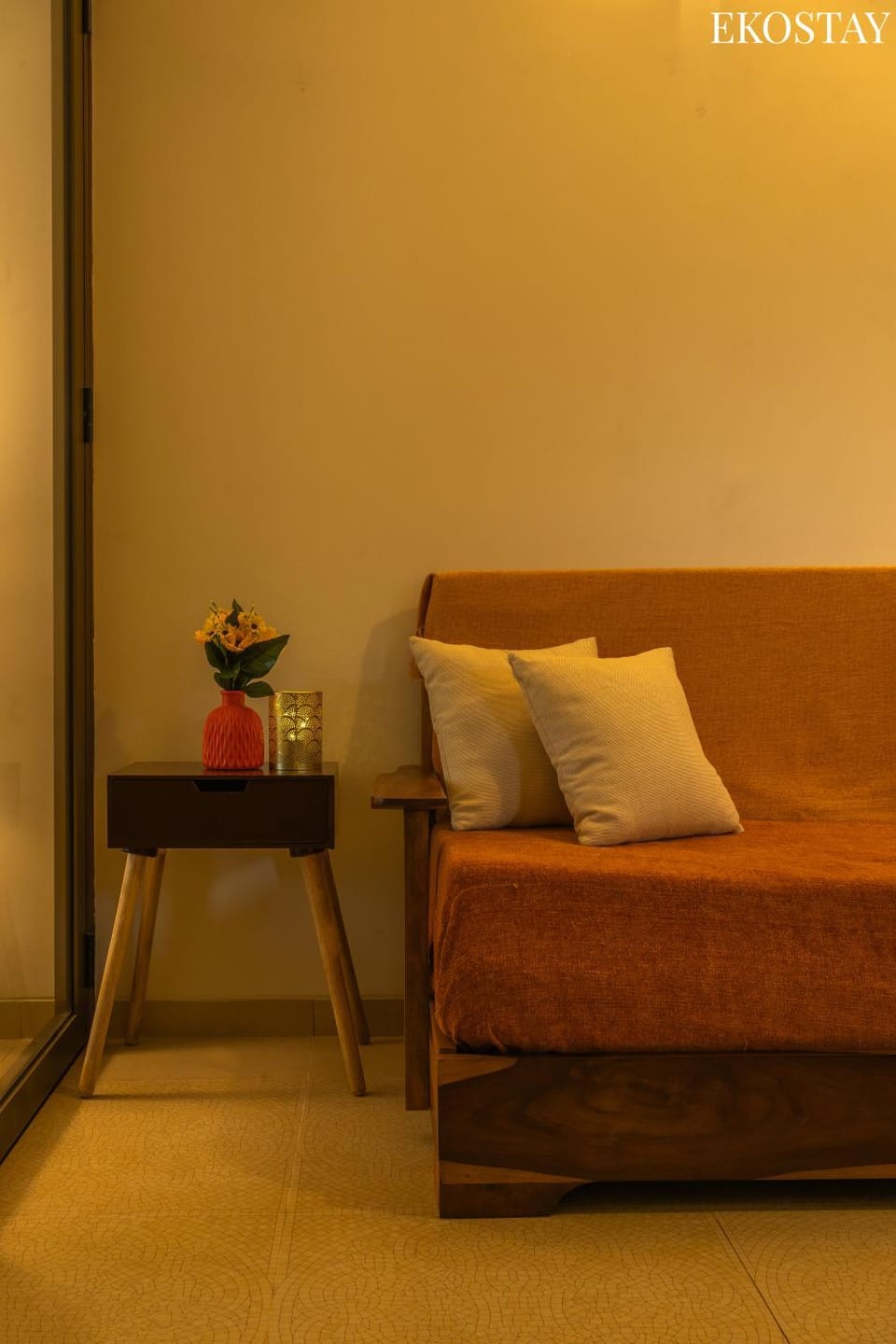 Bed, Living room, Photo of the whole room, Seating area, Bedroom