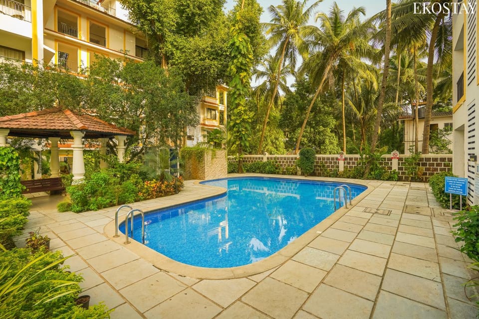 Property building, Spring, Day, Garden, Garden view, Pool view, Swimming pool, sunbed