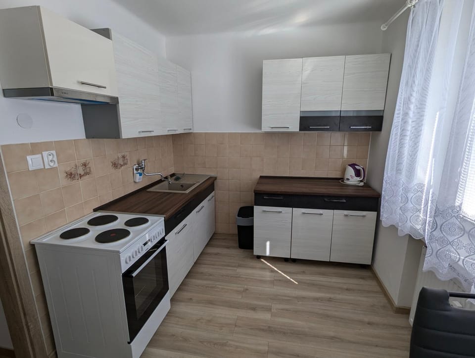 PB Bývanie v tichej lokalite blízko vlakovej i autobusovej stanice PB Apartment in Slovakia