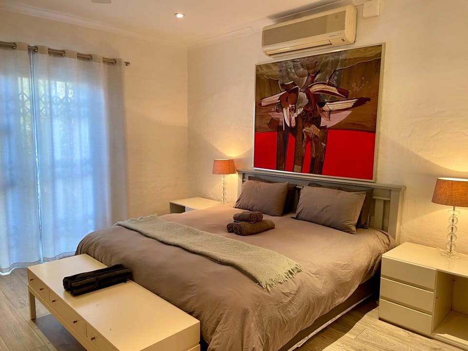 Bedroom, air conditioner