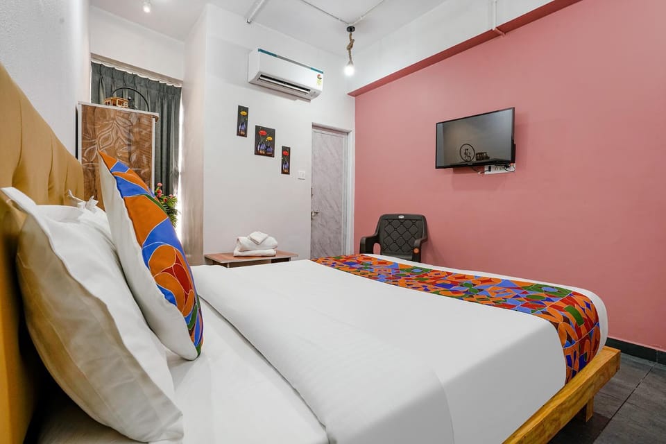 Communal lounge/ TV room, Bed, Bathroom, TV and multimedia, View (from property/room), Living room, Photo of the whole room, Evening entertainment, Bedroom, wardrobe, air conditioner, air conditioner