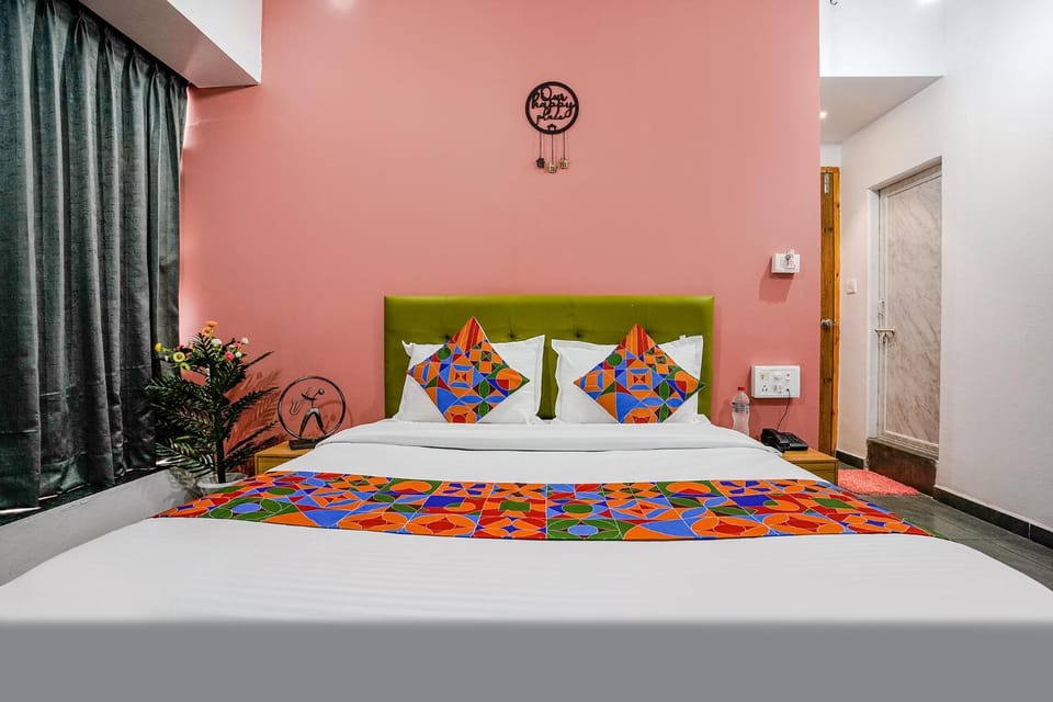 Bed, TV and multimedia, Photo of the whole room, Bedroom, air conditioner