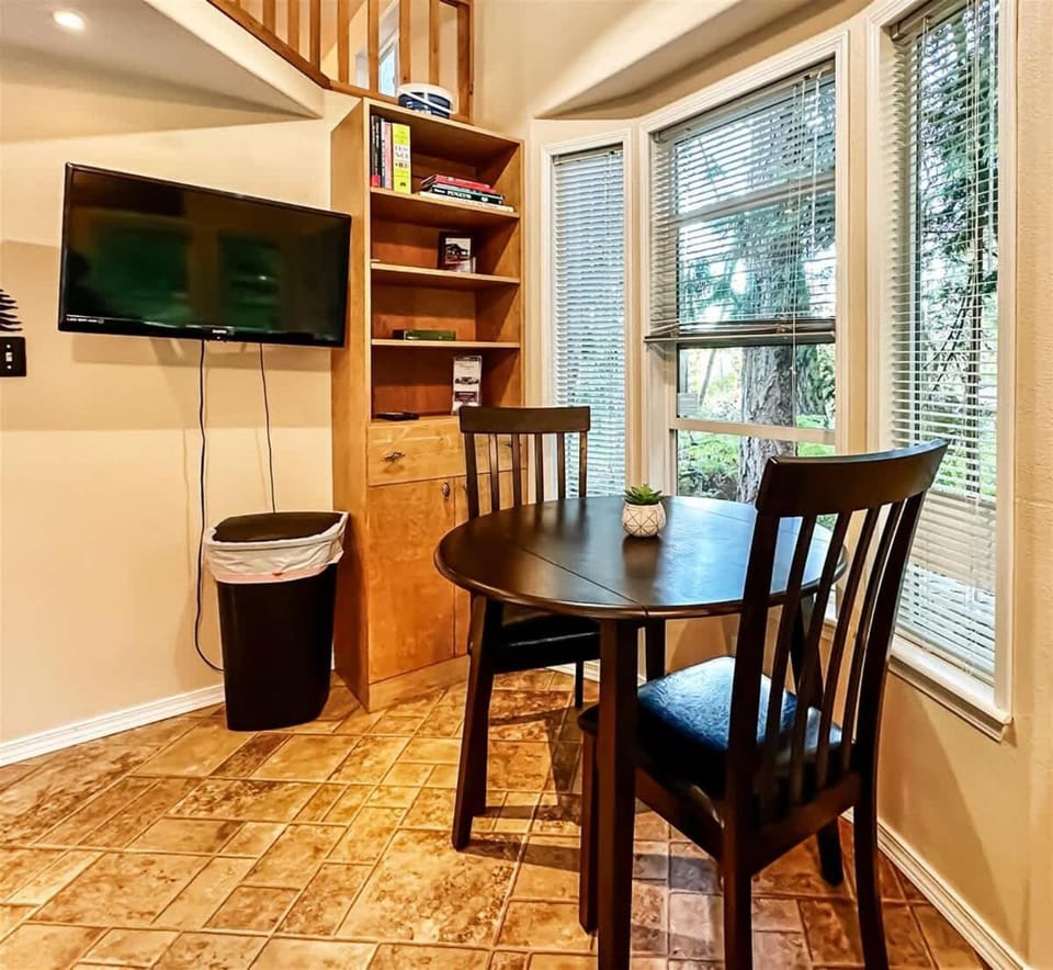 Sq Gretas Casita House in Puget Sound