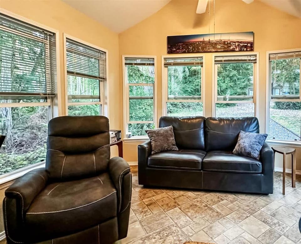 Sq Gretas Casita House in Puget Sound