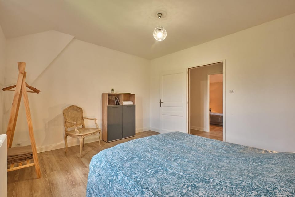 Property building, Living room, Bedroom