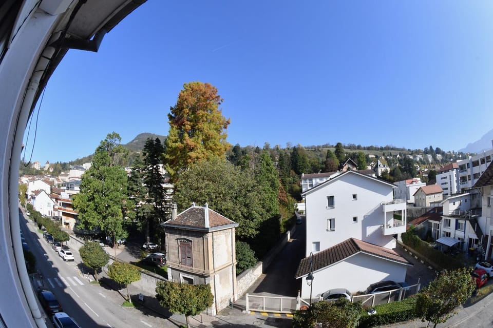Property building, Mountain view, Street view