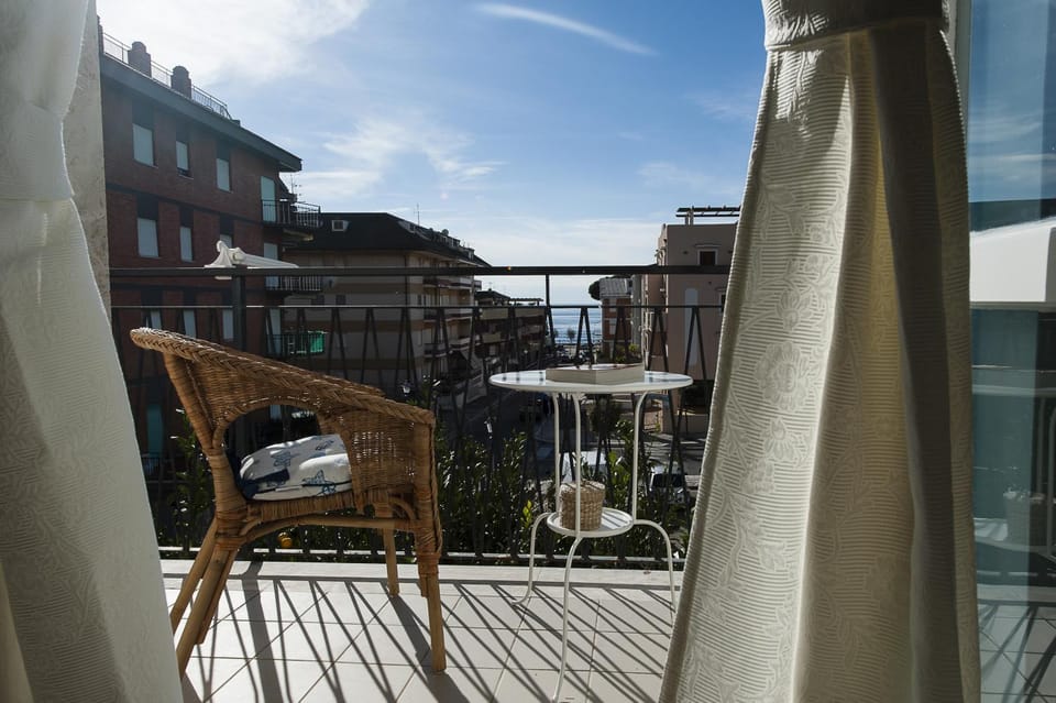 Property building, View (from property/room), Balcony/Terrace