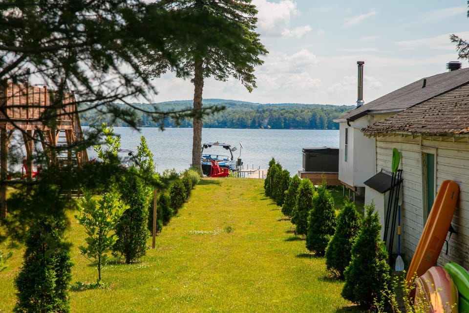 Day, Lake view