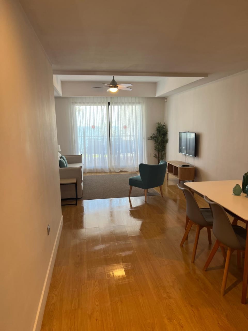 TV and multimedia, Living room, Dining area