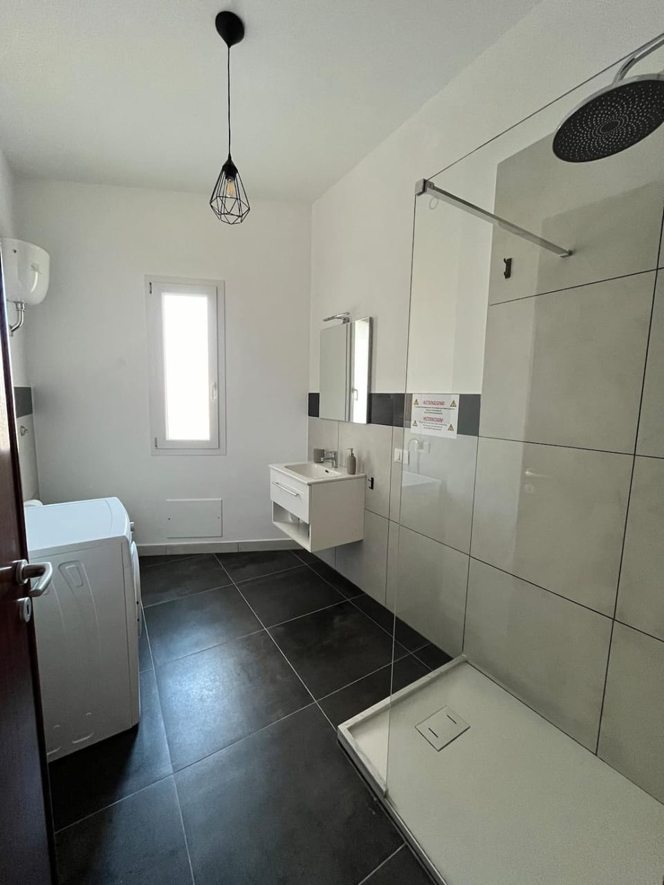 Shower, Toilet, Bathroom, bidet, towels, laundry, washing machine