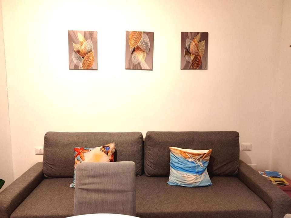 Living room, Seating area, air conditioner