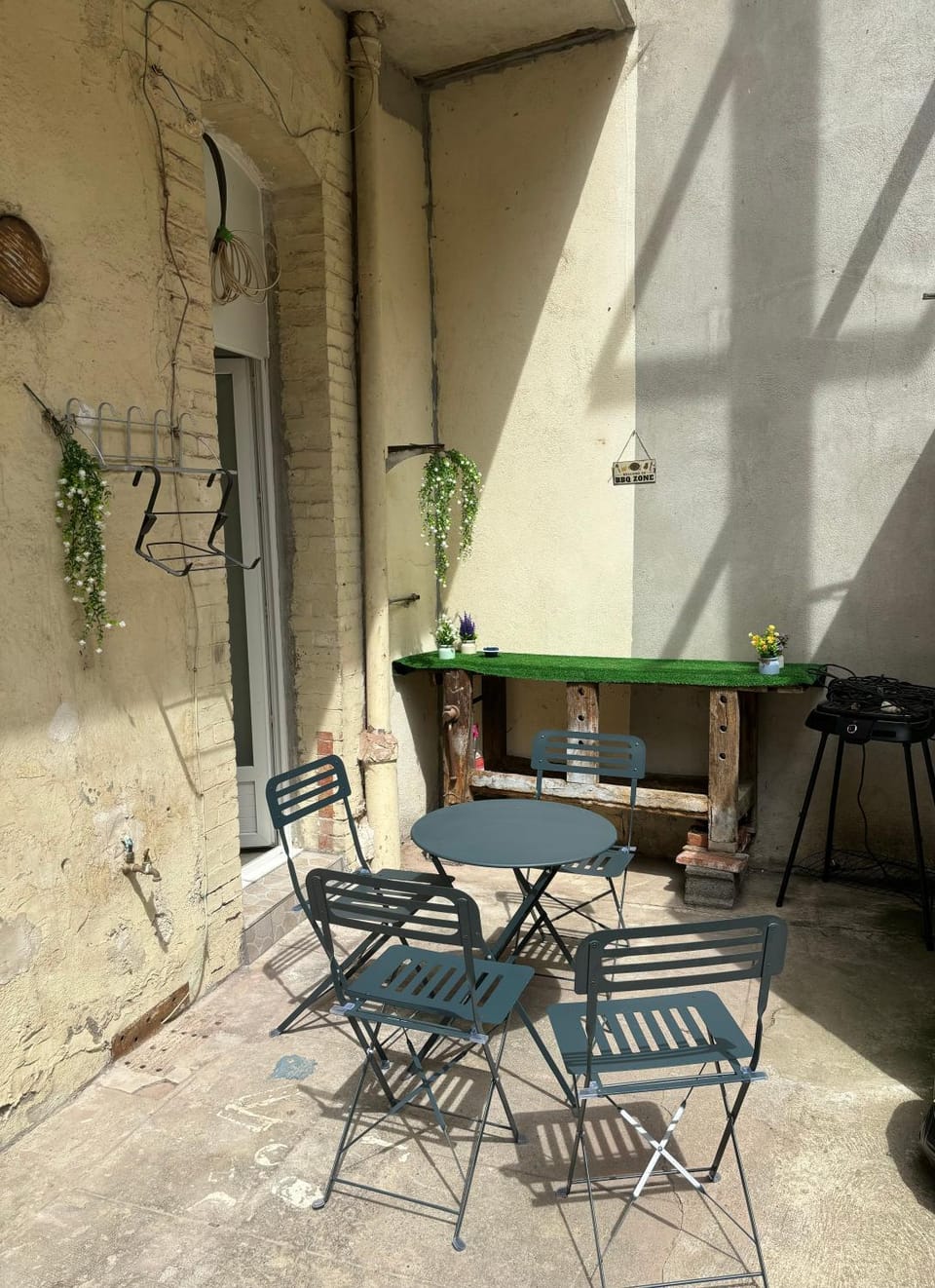 Patio, BBQ facilities, Balcony/Terrace