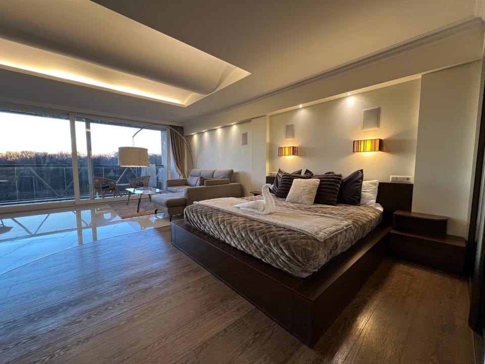 Bed, Living room, Bedroom