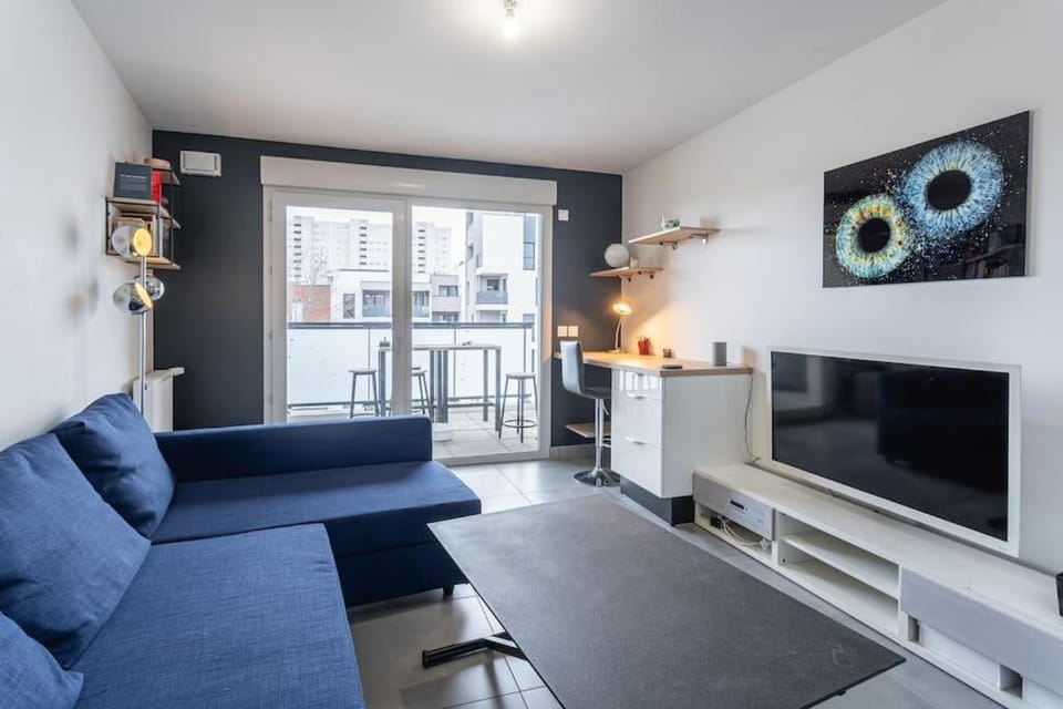 Appartement bien équipé avec parking, Lyon 8 Apartment in Lyon