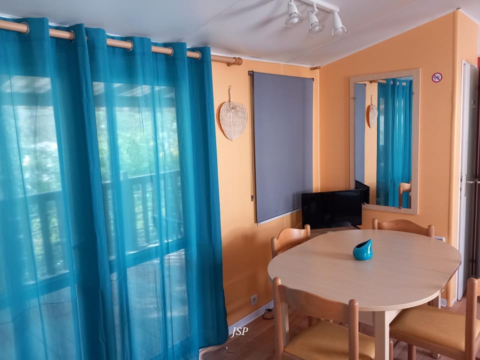 TV and multimedia, Dining area