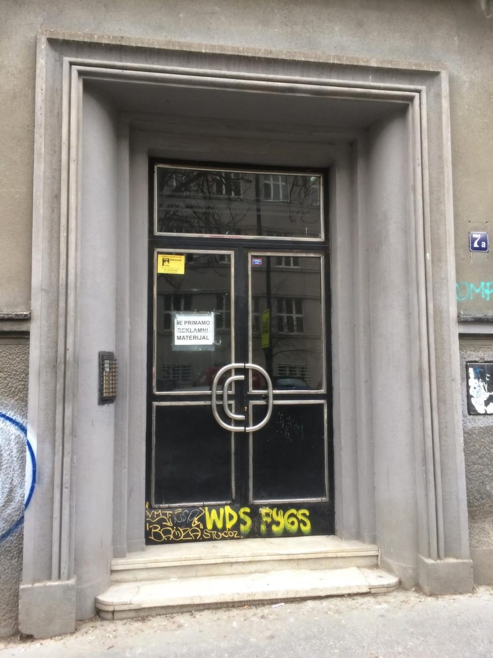 Facade/entrance