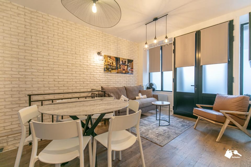 Living room, Seating area, Dining area