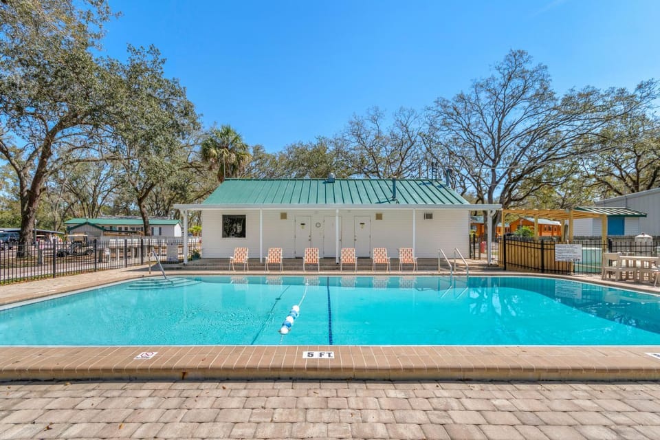 Happy Travelers RV Resort Campground/ 
RV Resort in Tampa