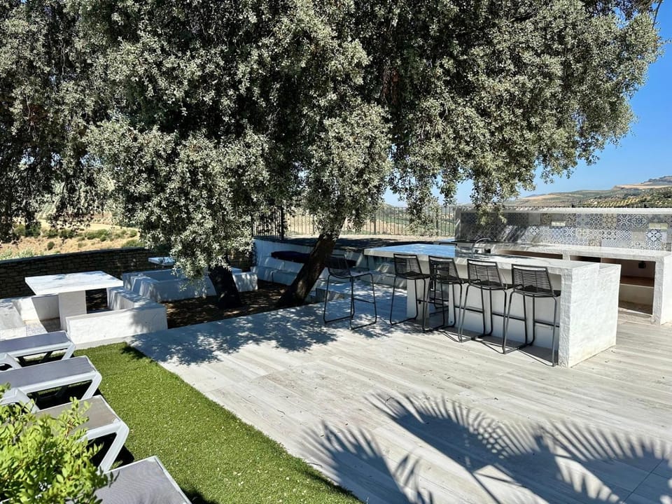 Property building, Balcony/Terrace, Living room, Swimming pool
