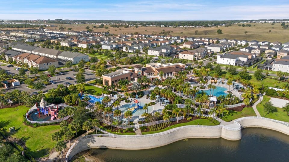 Neighbourhood, Bird's eye view