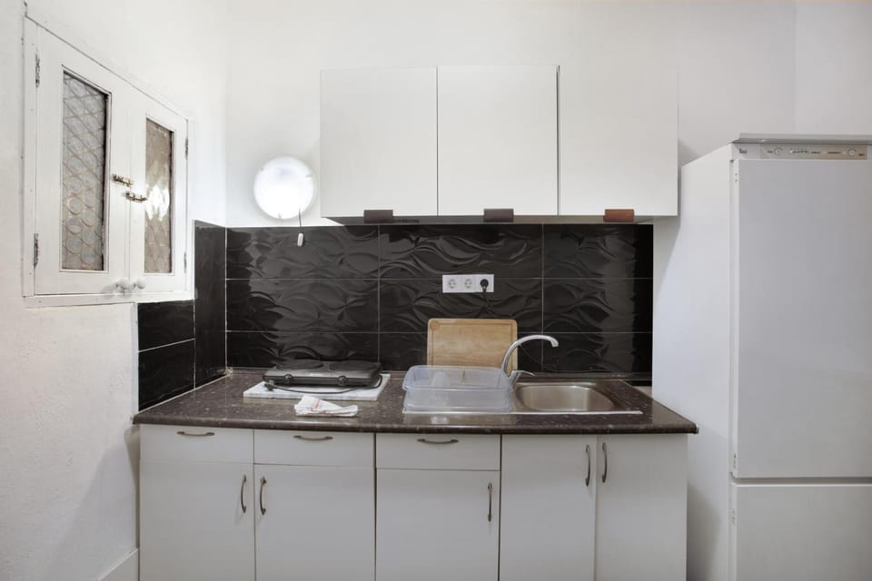 Kitchen or kitchenette, Living room