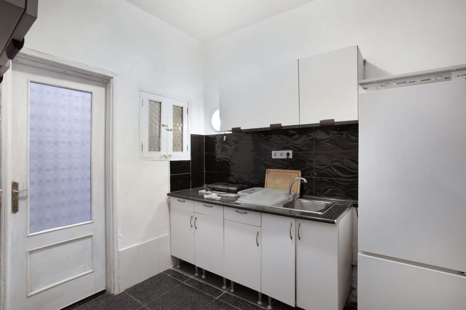 Kitchen or kitchenette, Living room