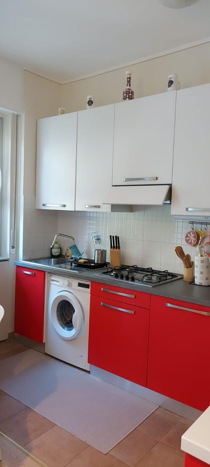Kitchen or kitchenette, dishwasher