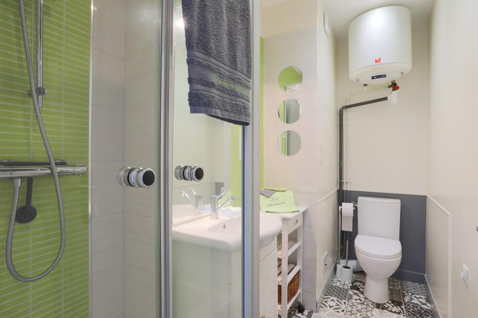Bathroom, Living room