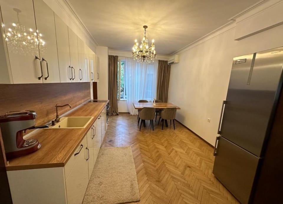 Kitchen or kitchenette, oven, stove